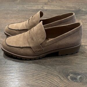 Elegant Women's Brown Suede Loafers